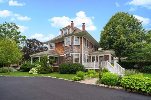 75 Albert Ave, Providence, RI 02905-3343