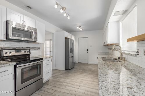 2032 Campbell Ave, Phoenix AZ  85015-4126 exterior