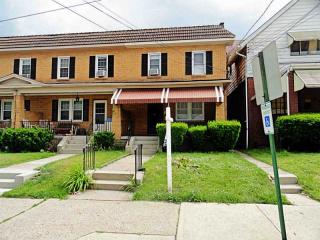 7432 Irvine St, Pittsburgh, PA 15218-2424