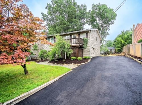 165 Rollins Trl, Hopatcong NJ  07843-1750 exterior