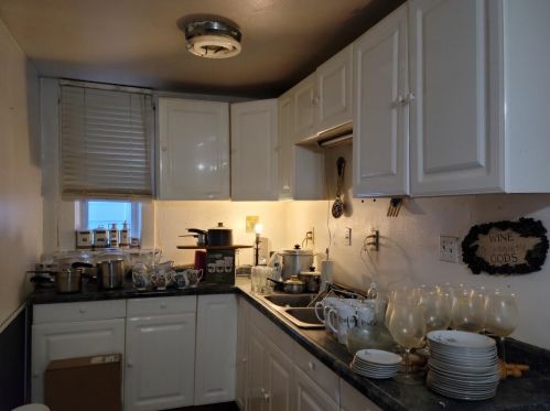 2327 7 St, Milwaukee WI 53215-3205 exterior