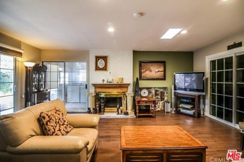 517 Maplewood Ave, Fullerton CA 92832-2109 exterior