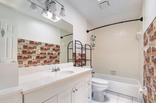 800 1 Ct, Boynton Beach FL 33426-4366 exterior