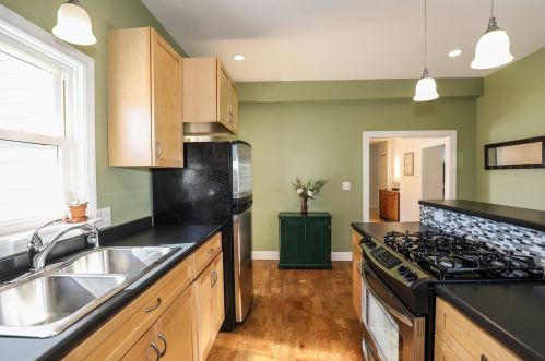 5 Perkins St, Concord NH 03301-4520 exterior