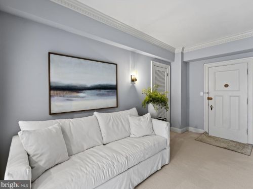 4000 Cathedral Ave, Washington DC 20008-1504 exterior