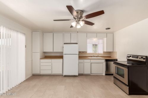 1407 El Camino Dr, Phoenix AZ  85020-3834 exterior