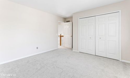 1050 Pointe Pl Blvd, Rochester MI 48307-1794 exterior