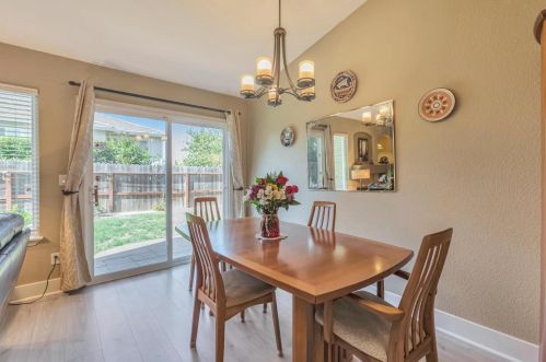 928 Carter St, Folsom CA 95630-9569 exterior