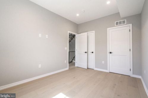 2005 Kater St, Philadelphia PA 19147-1817 exterior