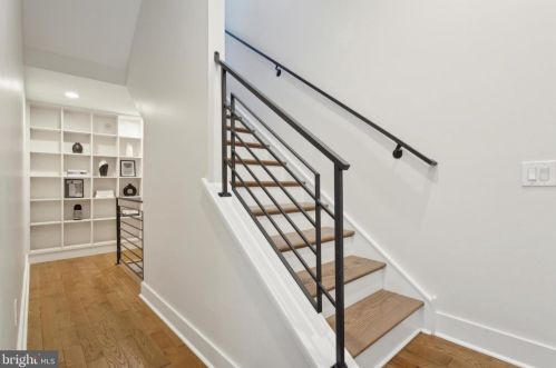 1427 Kater St, Philadelphia PA 19147-1851 exterior