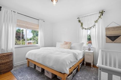 1572 Crestview Dr, Pittsburgh PA 15237-1507 exterior