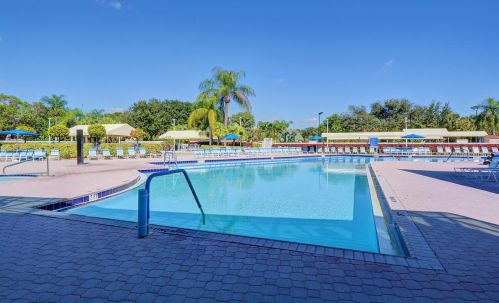 5163 Europa Dr, Boynton Beach FL 33437-2150 exterior