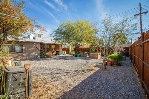 4744 13 St, Tucson AZ 85719-6213 exterior