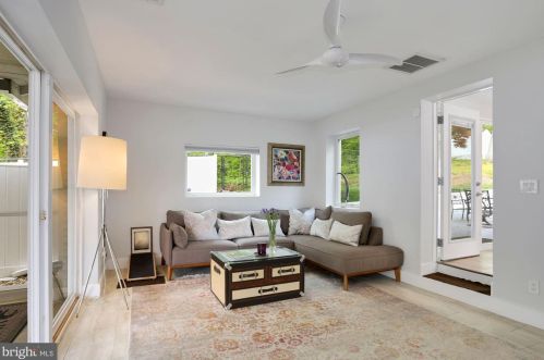 1228 Morningside Ln, Alexandria VA 22308-1042 exterior