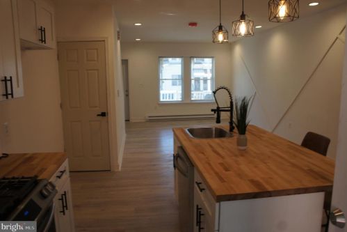 824 Elsinore Pl, Chester, PA 19013-6222