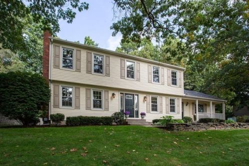 94 Lawrence Dr, Springfield, MA 01106-1618