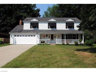 6226 Sunnywood Dr, Cleveland, OH 44139-3055