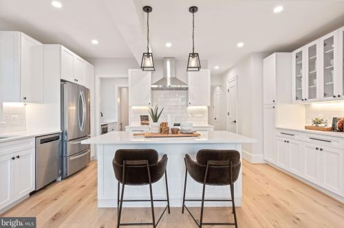 803 Cameron St, Alexandria VA  22314-2410 exterior