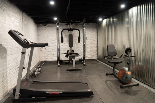 5532 Forbes Ave, Pittsburgh PA  15217-1126 exterior