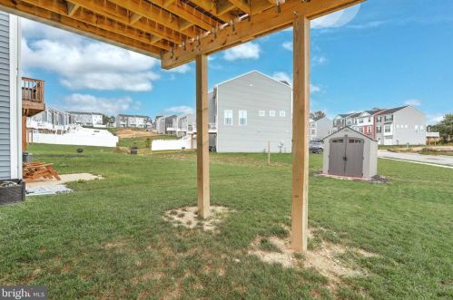 144 Overlook Dr, Hanover PA 17331-9136 exterior