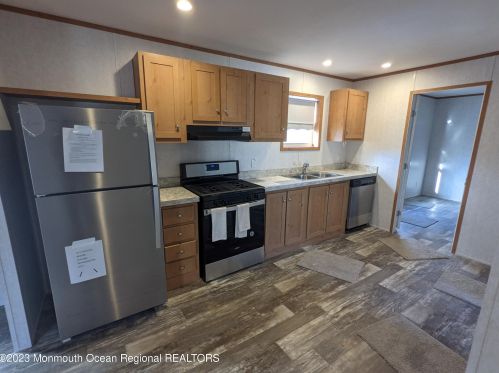 63 1st St, Lakehurst NJ  08759-5639 exterior