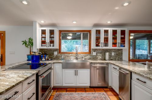 6101 Camino De Santa Valera, Tucson AZ  85718-3722 exterior