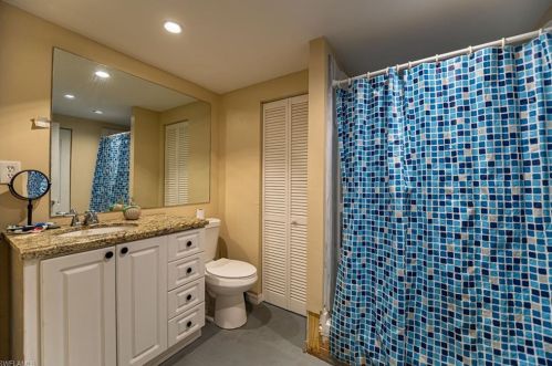 780 2 St, Naples FL 34120-2008 exterior