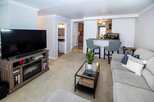 4758 Hollywood Ave, Milwaukee WI 53211-1037 exterior