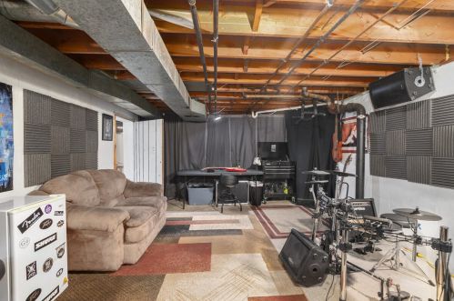 1387 Meadowlane Dr, Grand Rapids MI 49508-4655 exterior