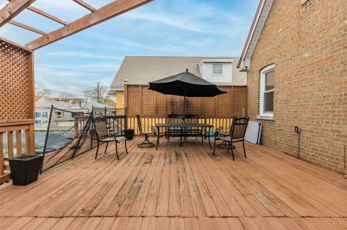 6424 Keeler Ave, Chicago IL 60652-3614 exterior