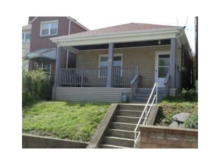 7637 Roslyn St, Pittsburgh, PA 15218-2180