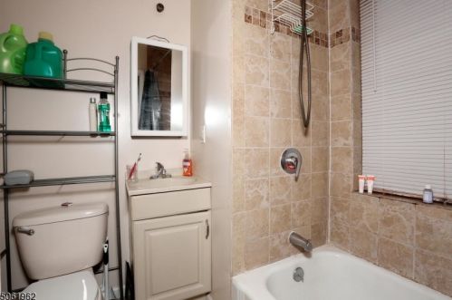 26 Tilt St, Paterson NJ 07508-1333 exterior