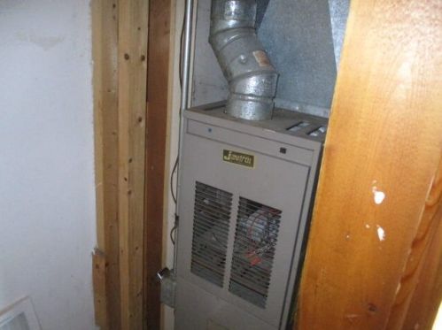 31 Walter St, Grand Rapids MI 49548-3242 exterior