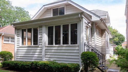 6541 Oliphant Ave, Chicago, IL 60631-1513