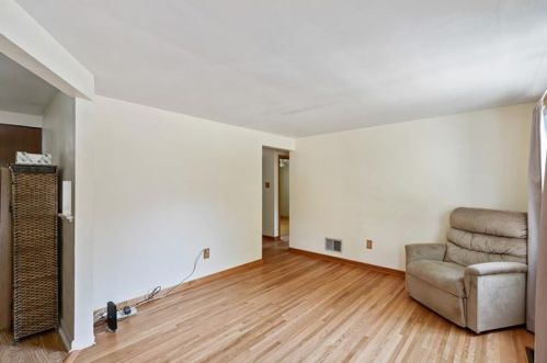 3301 Recker Dr, Pittsburgh, PA 15227-4247