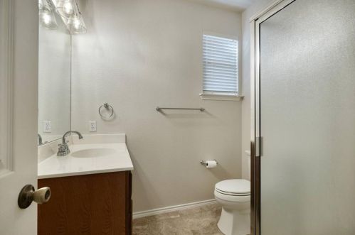 6804 Auckland Ct, Austin TX 78749-4135 exterior