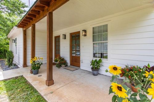 1575 Foote St, Atlanta, GA 30307-2816