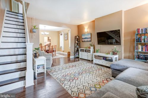 565 Martin St, Philadelphia PA  19128-1620 exterior