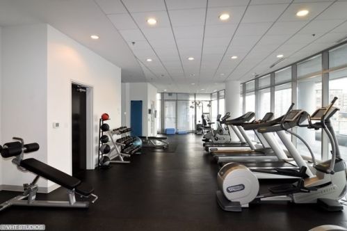 303 Ohio St, Chicago IL  60654-7963 exterior