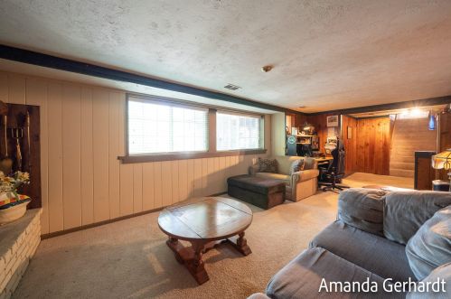 215 Mcconnell Ave, Meskegon MI 49445-2762 exterior