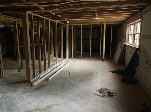 2793 Hayden Dr, Atlanta GA 30344-1057 exterior