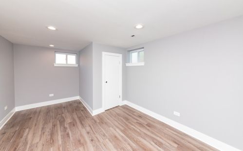 6758 Artesian Ave, Chicago IL  60645-4614 exterior