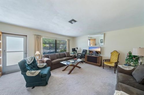 854 101st Ave, Naples, FL 34108-3207