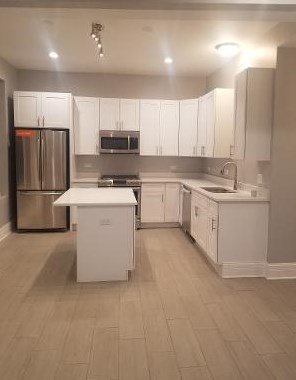 4113 Gladys Ave, Chicago IL 60624-3021 exterior