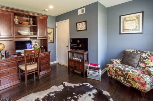 3 Marion Ln, Scotch Plains NJ 07076-2924 exterior