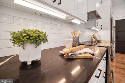 102 Ritchie Ave, Silver Spring MD  20910-5112 exterior