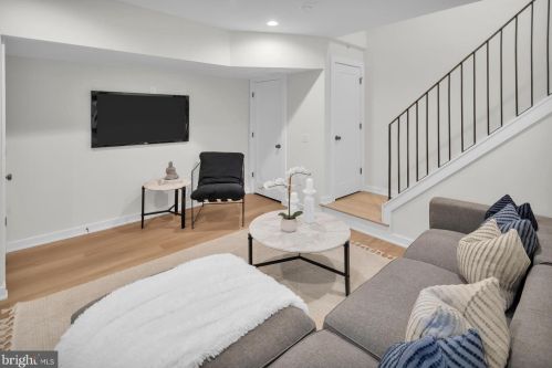 959 Marshall St, Philadelphia PA 19122 exterior