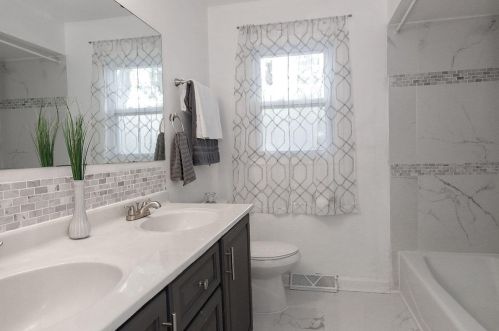 7046 58, Milwaukee WI 53218-4247 exterior