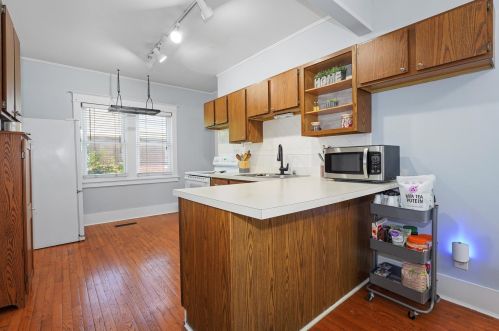 921 Oakland Ave, Joliet IL 60435-4626 exterior