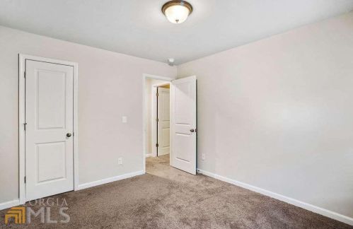 4945 Lower Elm St, Atlanta GA 30349-1677 exterior